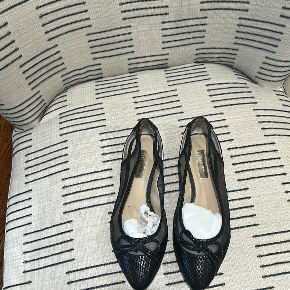 Women flat Shoes Inc. Black size 8.5 used